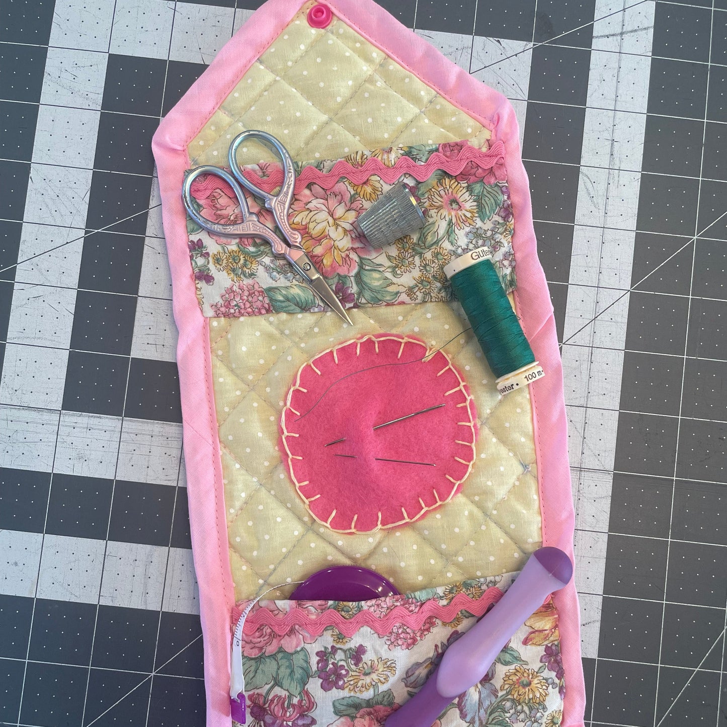 Quilted Sewing Kit (Includes Notions)